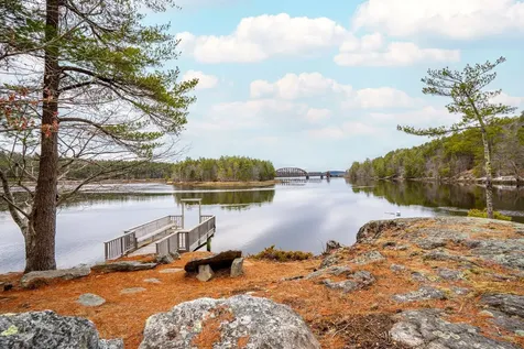 67 River Point Road Wiscasset ME 04578