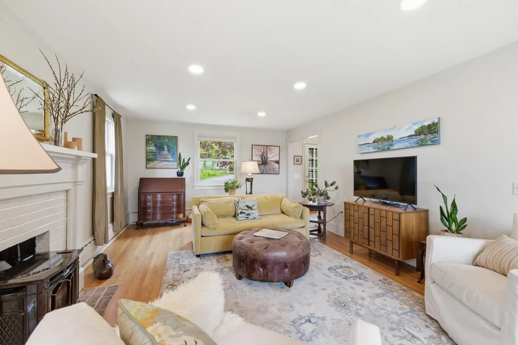 124 Phipps Point Road Woolwich ME 04579