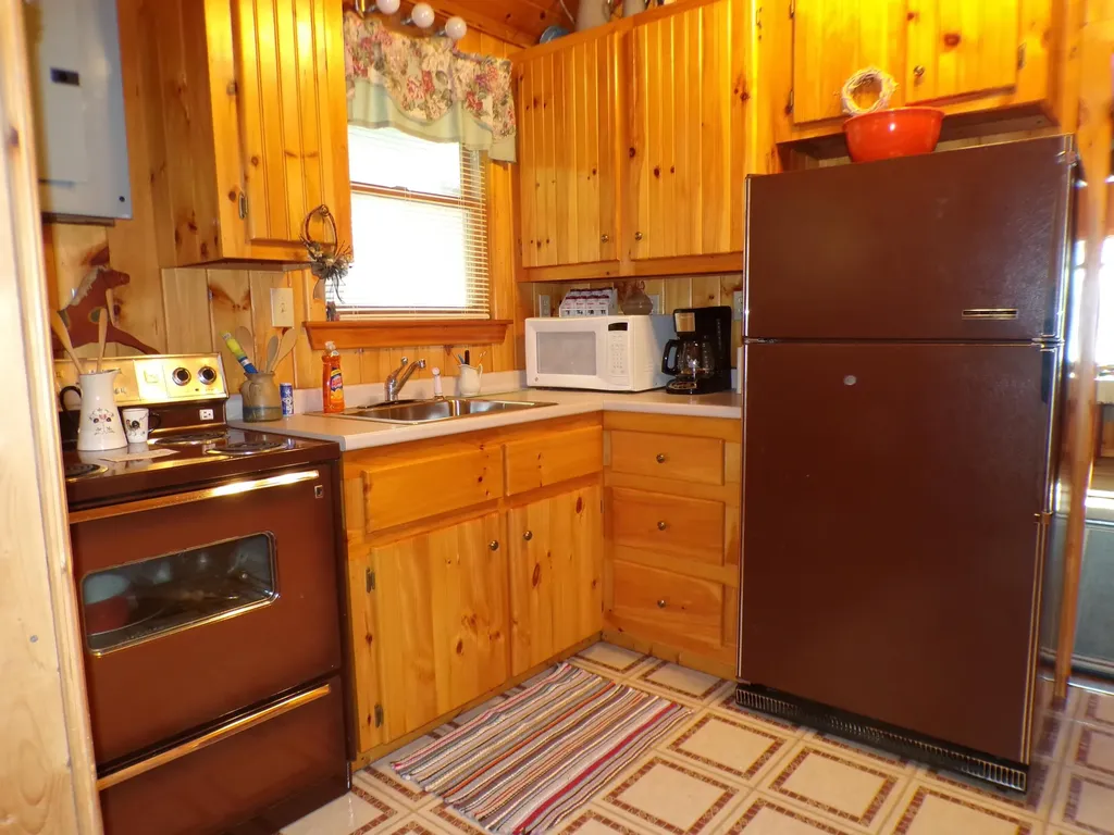 64 Lakeside Drive Raymond ME 04071