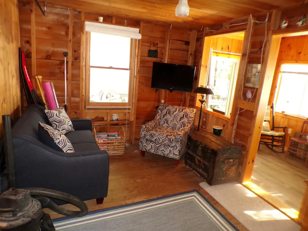 64 Lakeside Drive Raymond ME 04071