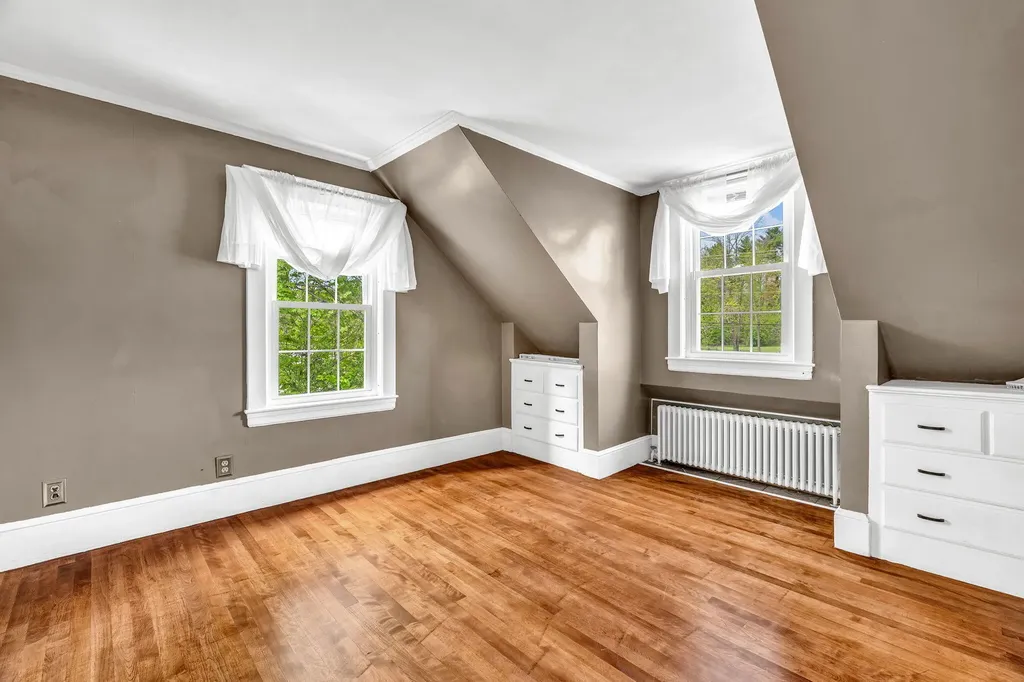 972 Western Avenue Manchester ME 04351