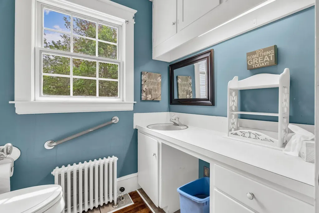 972 Western Avenue Manchester ME 04351