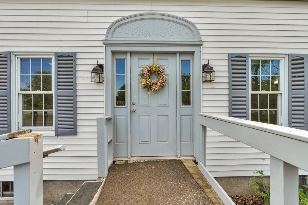 972 Western Avenue Manchester ME 04351
