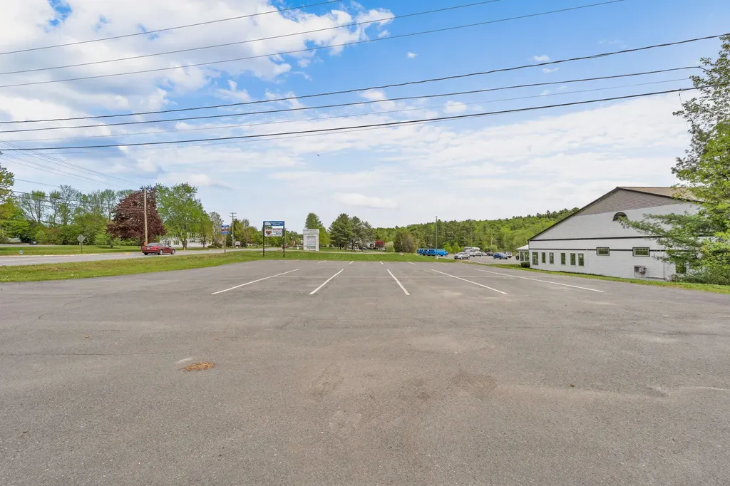 972 Western Avenue Manchester ME 04351