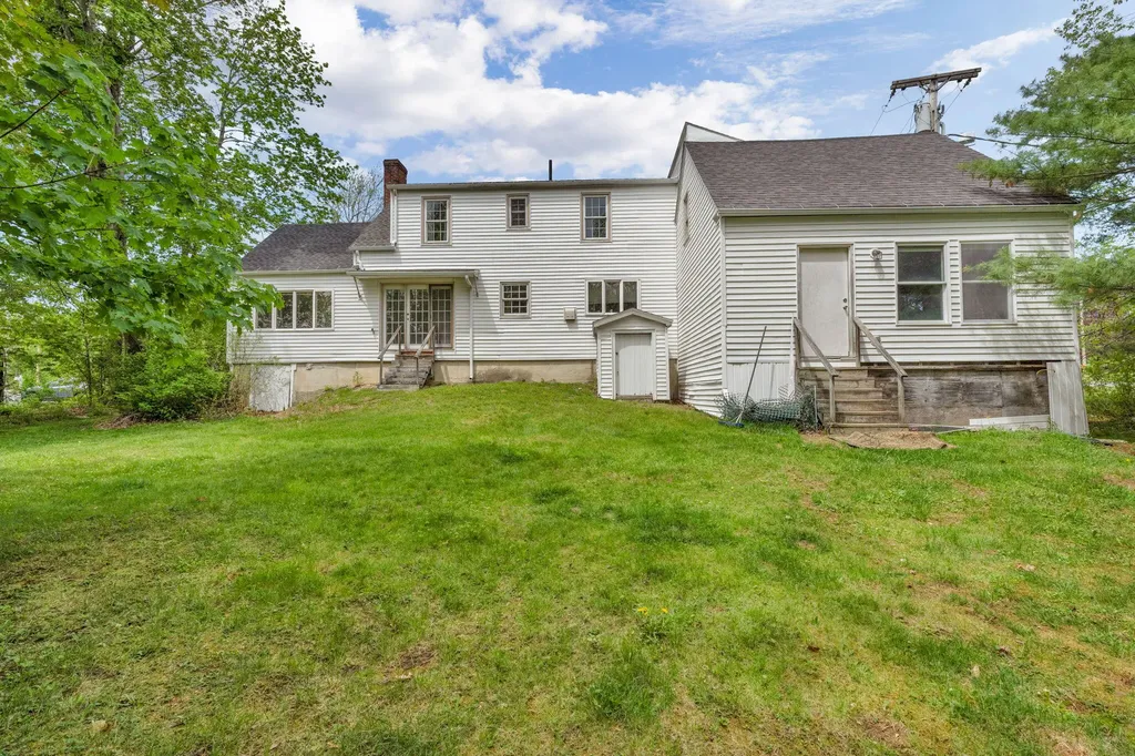 972 Western Avenue Manchester ME 04351