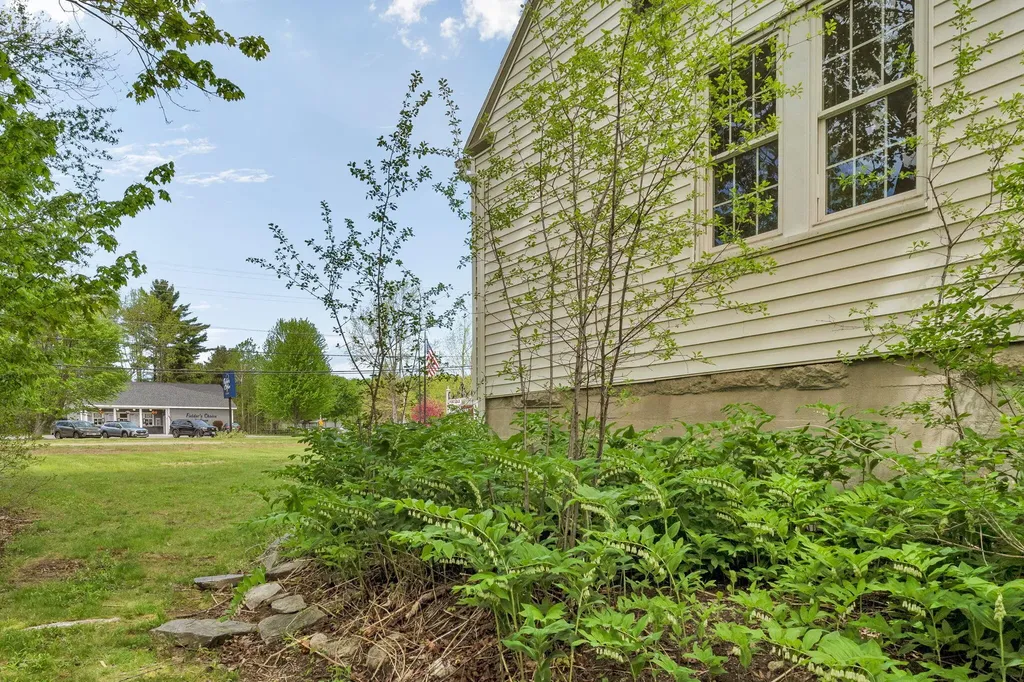 972 Western Avenue Manchester ME 04351