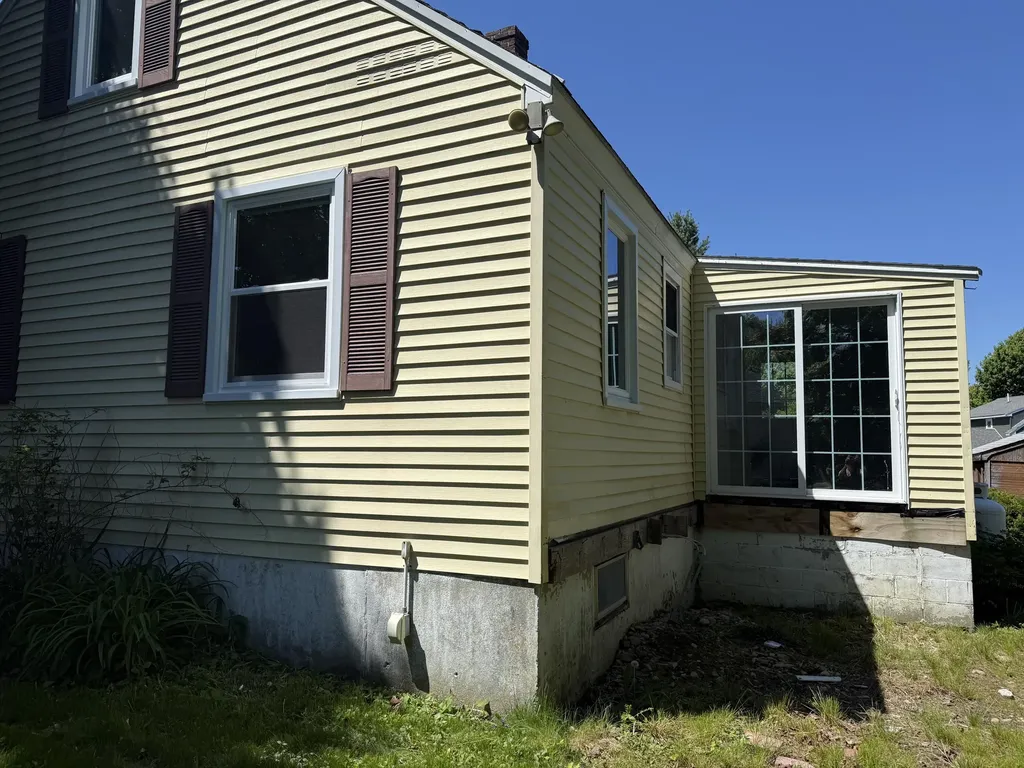 29 Garfield Circle South Portland ME 04106