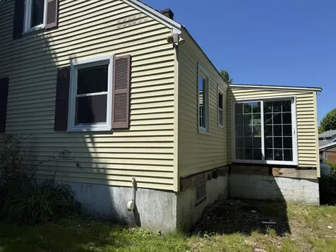 29 Garfield Circle South Portland ME 04106