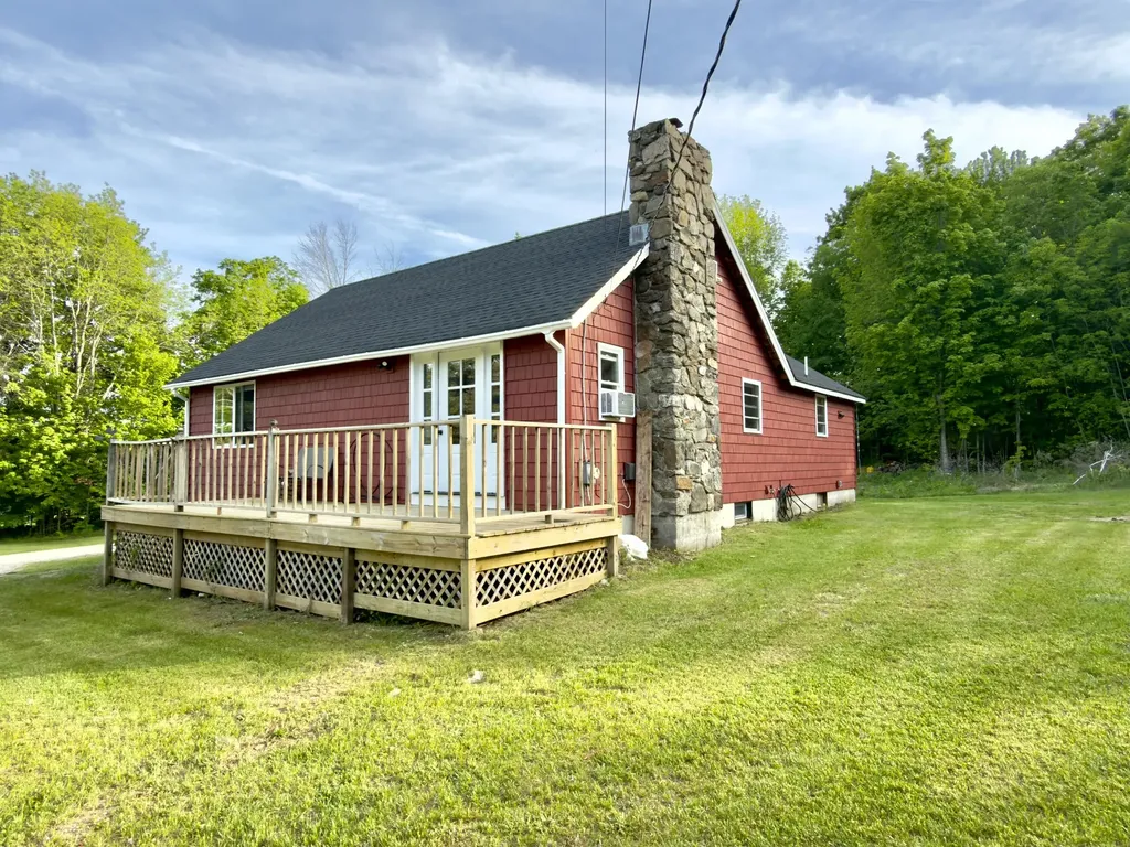 11 Sokokis Trail S Limerick ME 04048