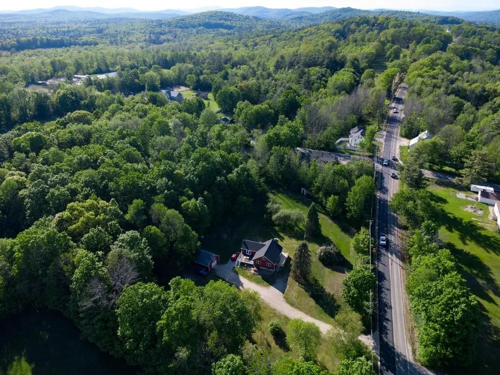 11 Sokokis Trail S Limerick ME 04048