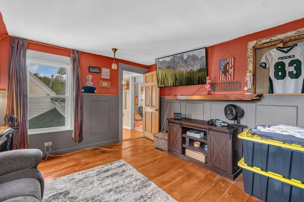 58 Morrill Street Buckfield ME 04220