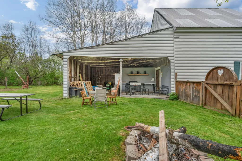 58 Morrill Street Buckfield ME 04220