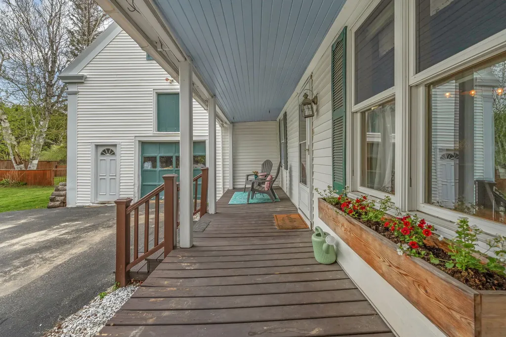 58 Morrill Street Buckfield ME 04220