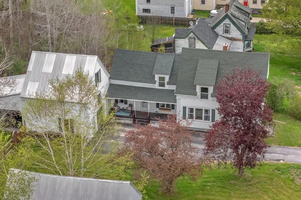 58 Morrill Street Buckfield ME 04220