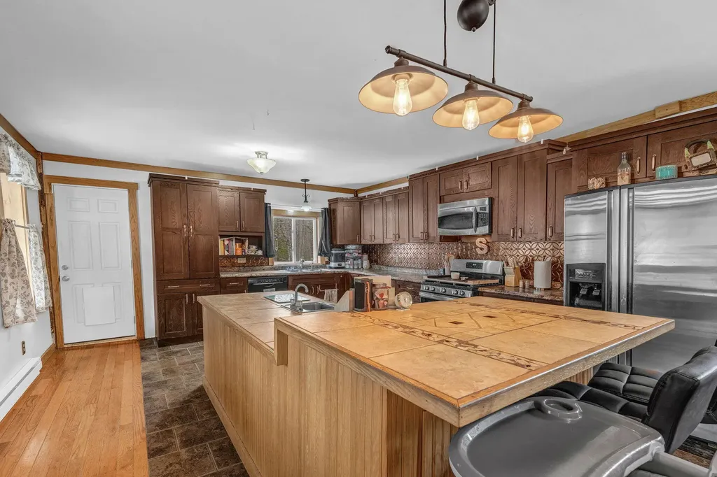 58 Morrill Street Buckfield ME 04220