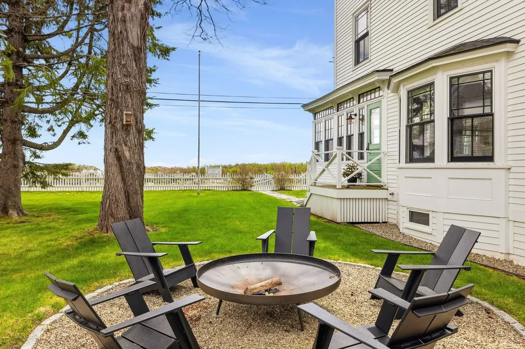 904 Kings Highway Kennebunkport ME 04046