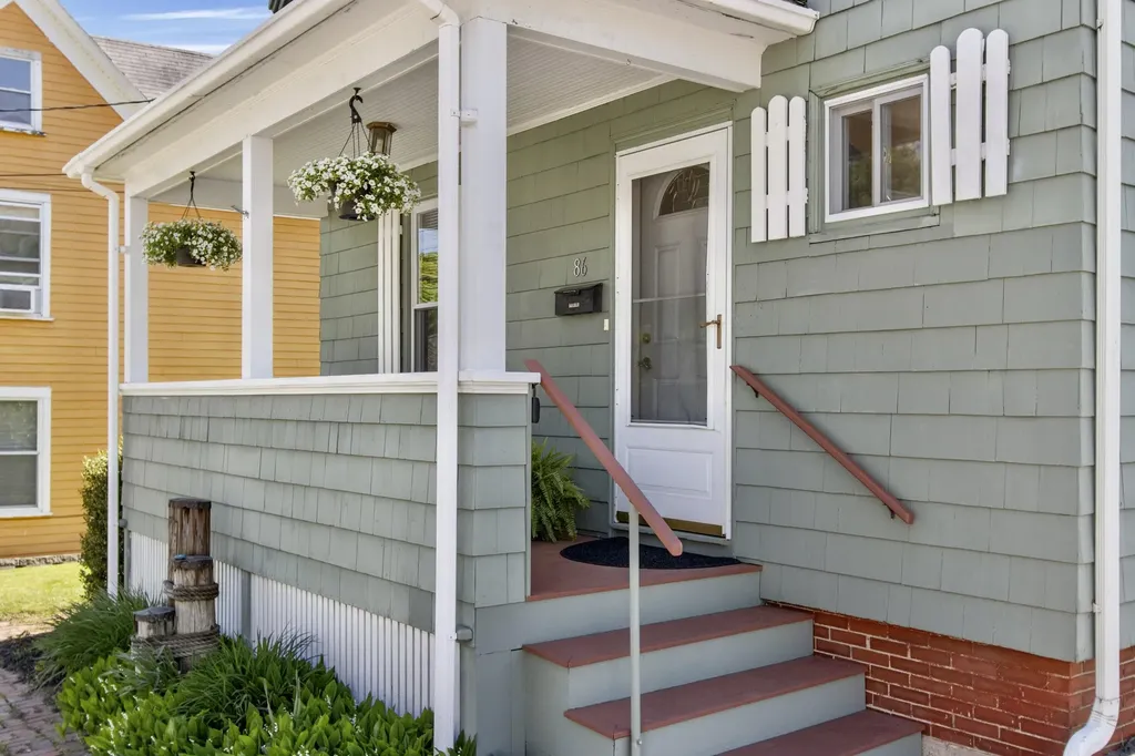 86 King Street Westbrook ME 04092