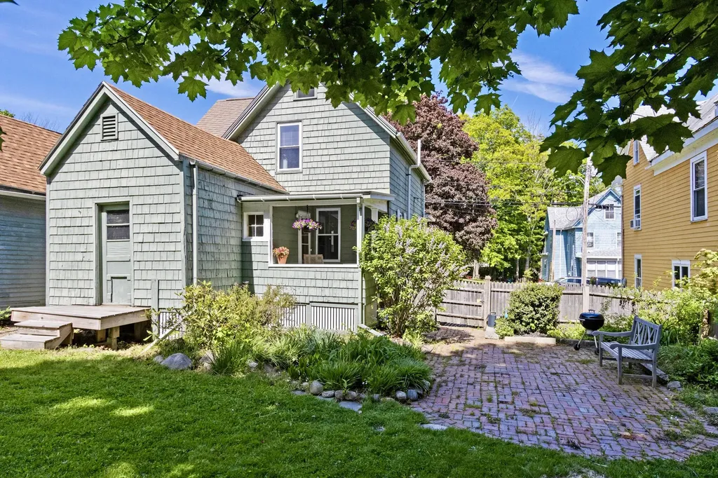 86 King Street Westbrook ME 04092
