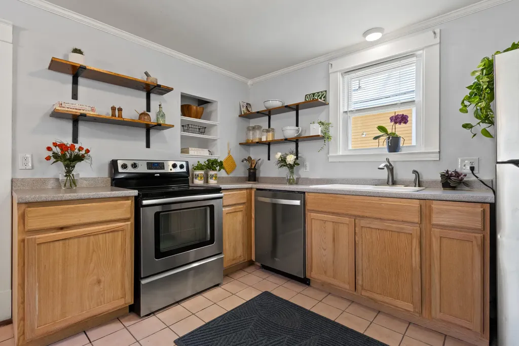 86 King Street Westbrook ME 04092