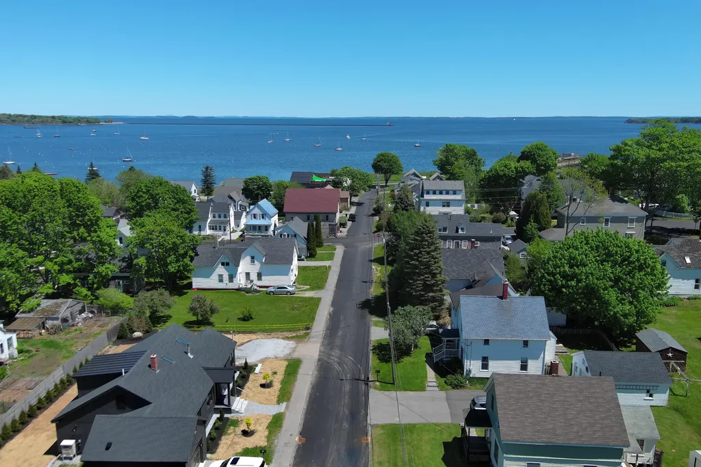 57 Crescent Street Rockland ME 04841