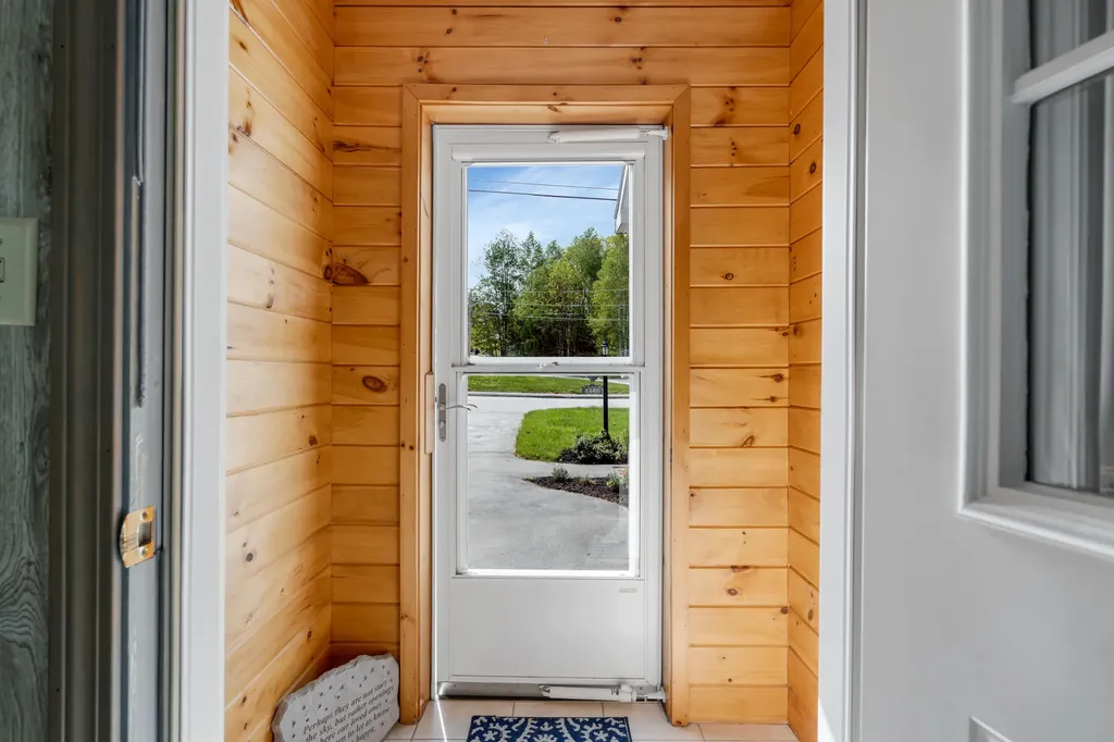 28 Saint Patrick Avenue Lewiston ME 04240