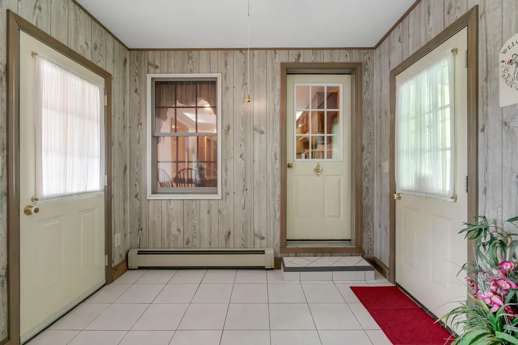 28 Saint Patrick Avenue Lewiston ME 04240