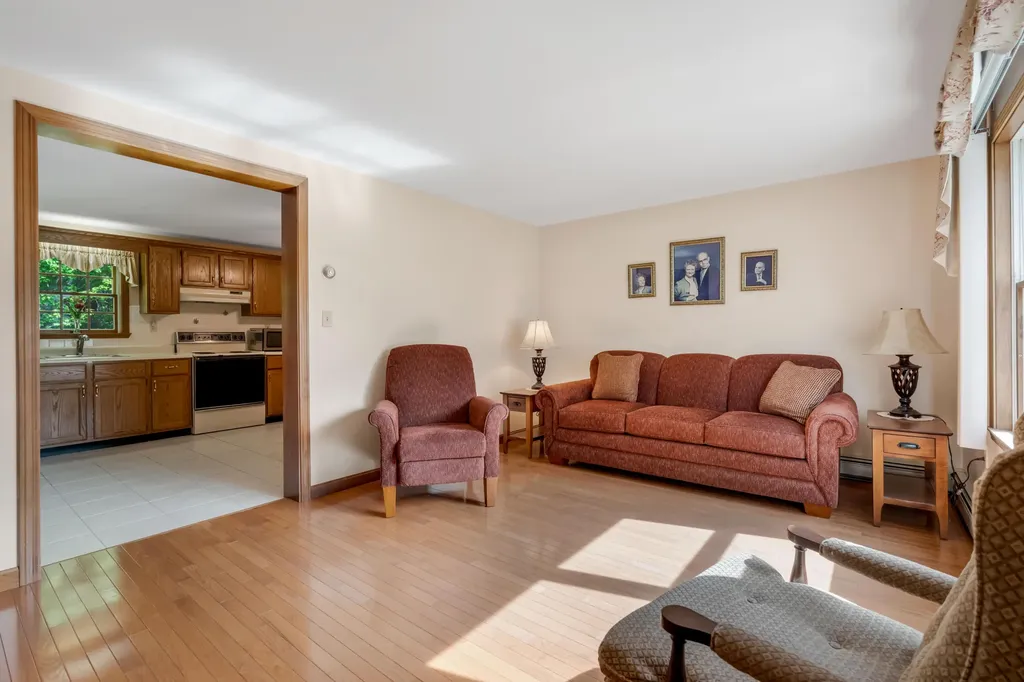 28 Saint Patrick Avenue Lewiston ME 04240