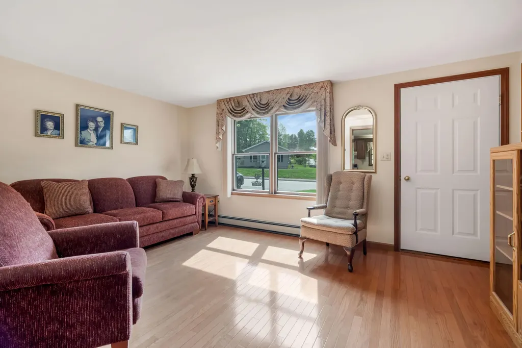 28 Saint Patrick Avenue Lewiston ME 04240