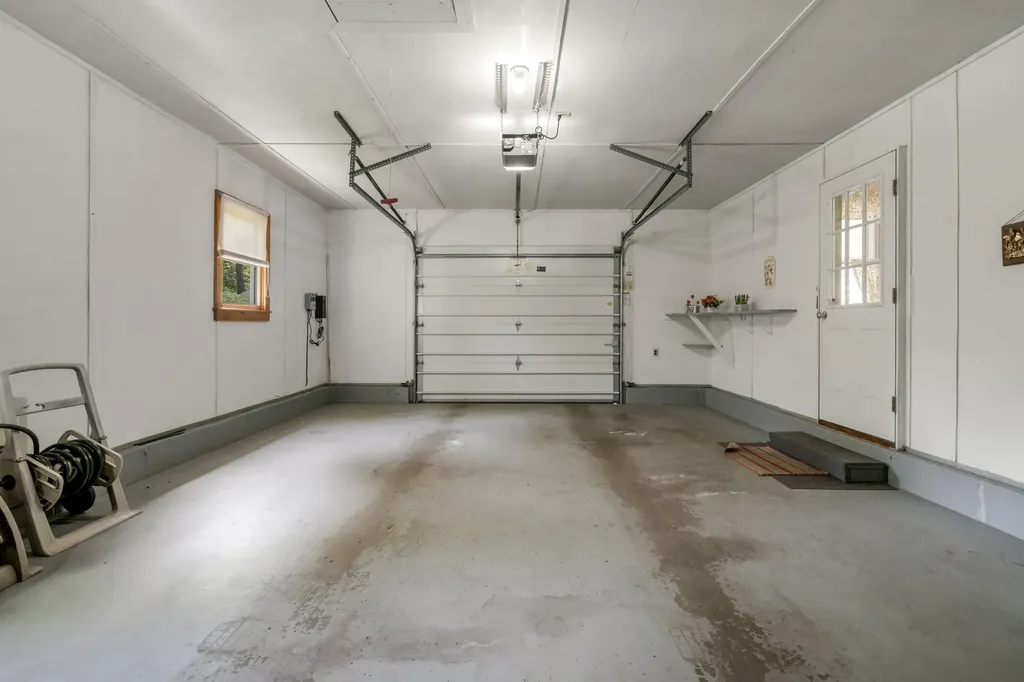 28 Saint Patrick Avenue Lewiston ME 04240