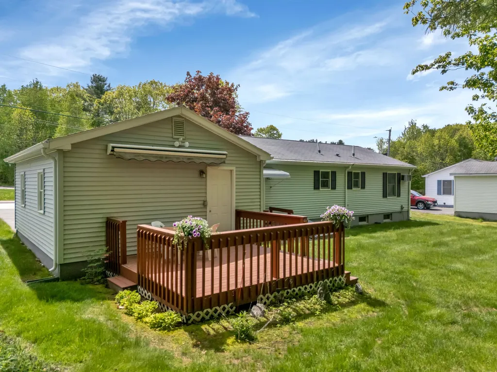 28 Saint Patrick Avenue Lewiston ME 04240