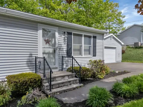 28 Saint Patrick Avenue Lewiston ME 04240