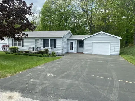 28 Saint Patrick Avenue Lewiston ME 04240
