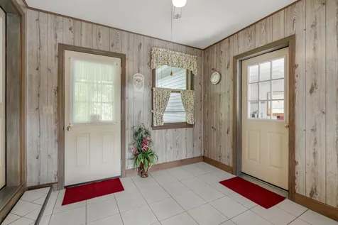 28 Saint Patrick Avenue Lewiston ME 04240
