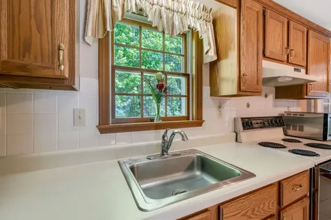 28 Saint Patrick Avenue Lewiston ME 04240