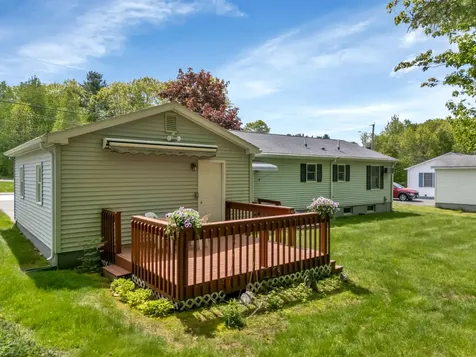 28 Saint Patrick Avenue Lewiston ME 04240