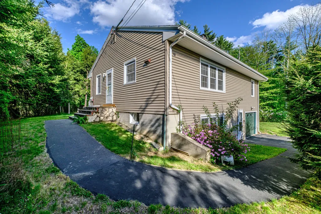 1033 Bridgton Road Westbrook ME 04092