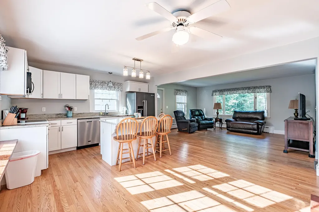 1033 Bridgton Road Westbrook ME 04092