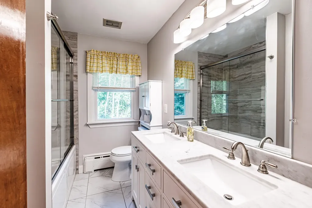1033 Bridgton Road Westbrook ME 04092