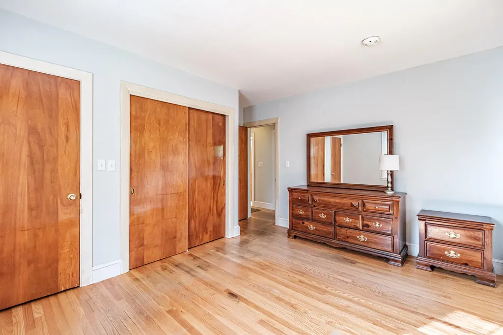 1033 Bridgton Road Westbrook ME 04092