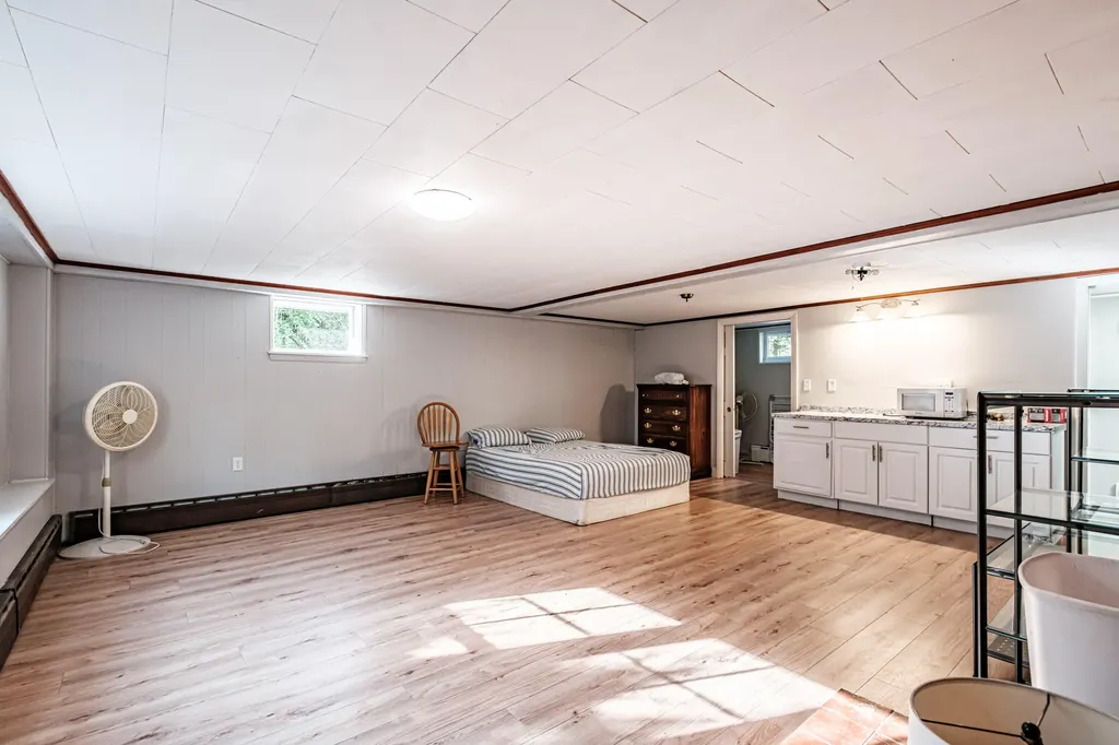1033 Bridgton Road Westbrook ME 04092