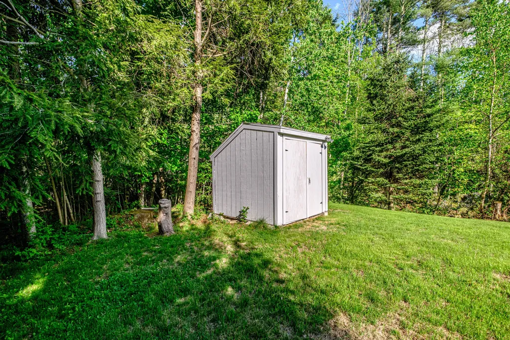 1033 Bridgton Road Westbrook ME 04092