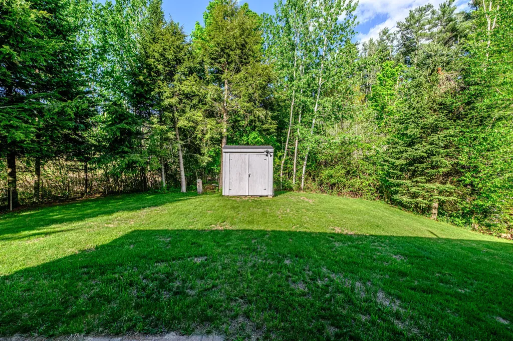 1033 Bridgton Road Westbrook ME 04092