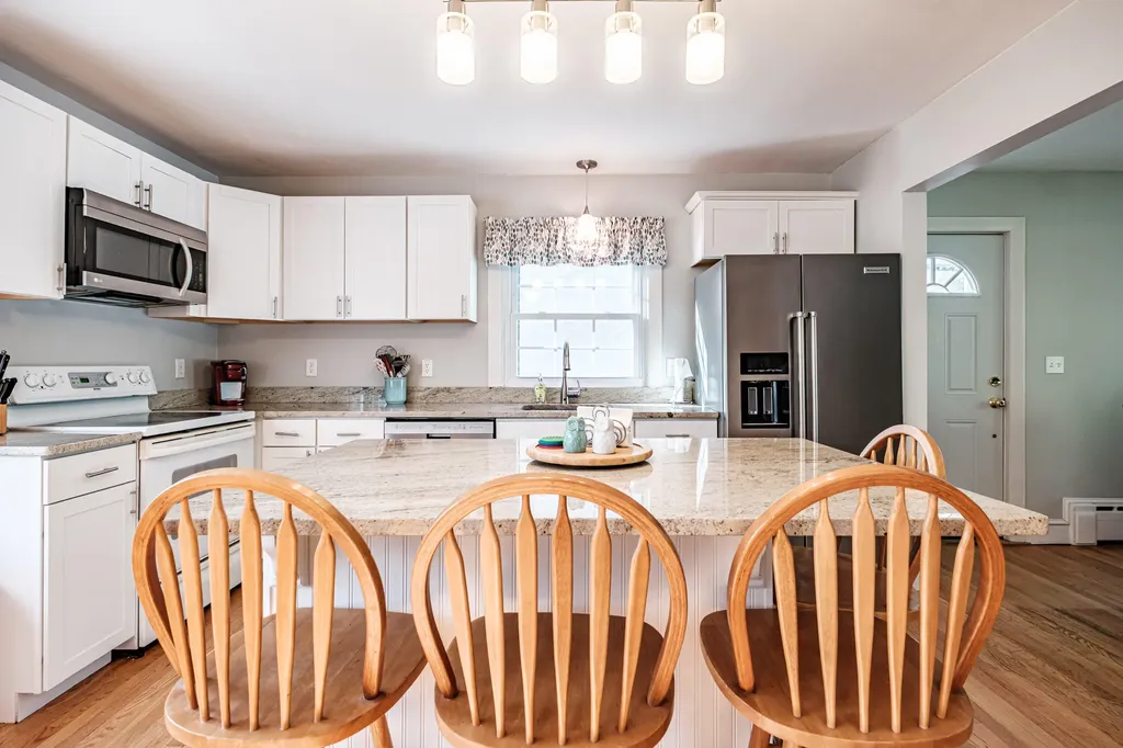 1033 Bridgton Road Westbrook ME 04092