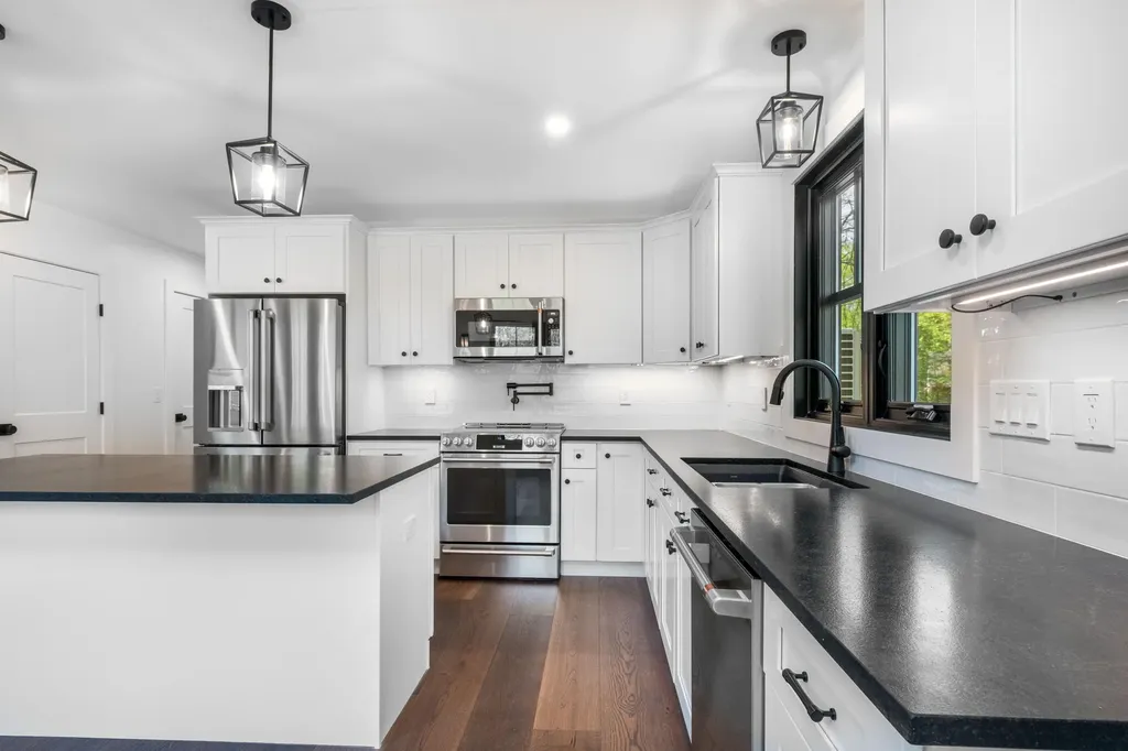 141 Logging Road York ME 03902