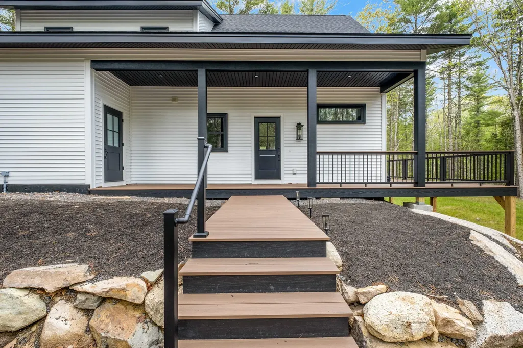 141 Logging Road York ME 03902