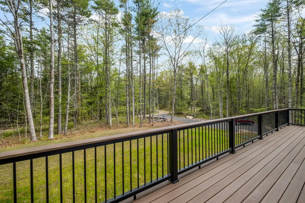 141 Logging Road York ME 03902