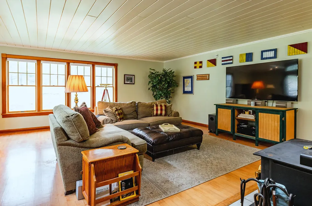 7 Ben Paul Lane Rockport ME 04856