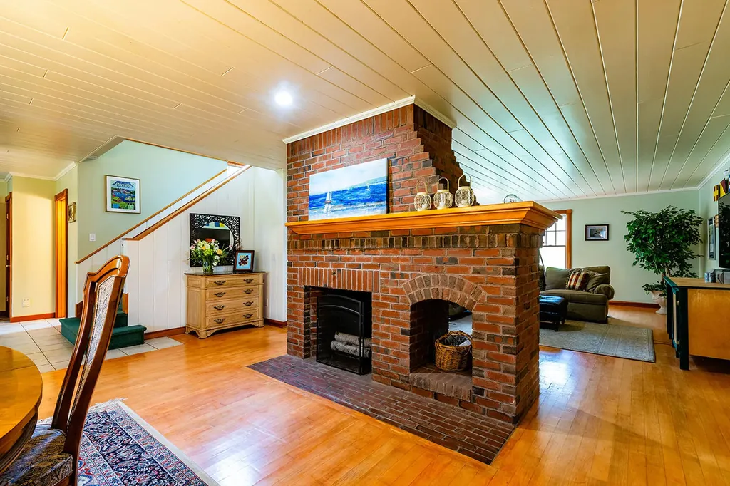 7 Ben Paul Lane Rockport ME 04856