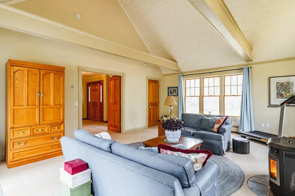7 Ben Paul Lane Rockport ME 04856