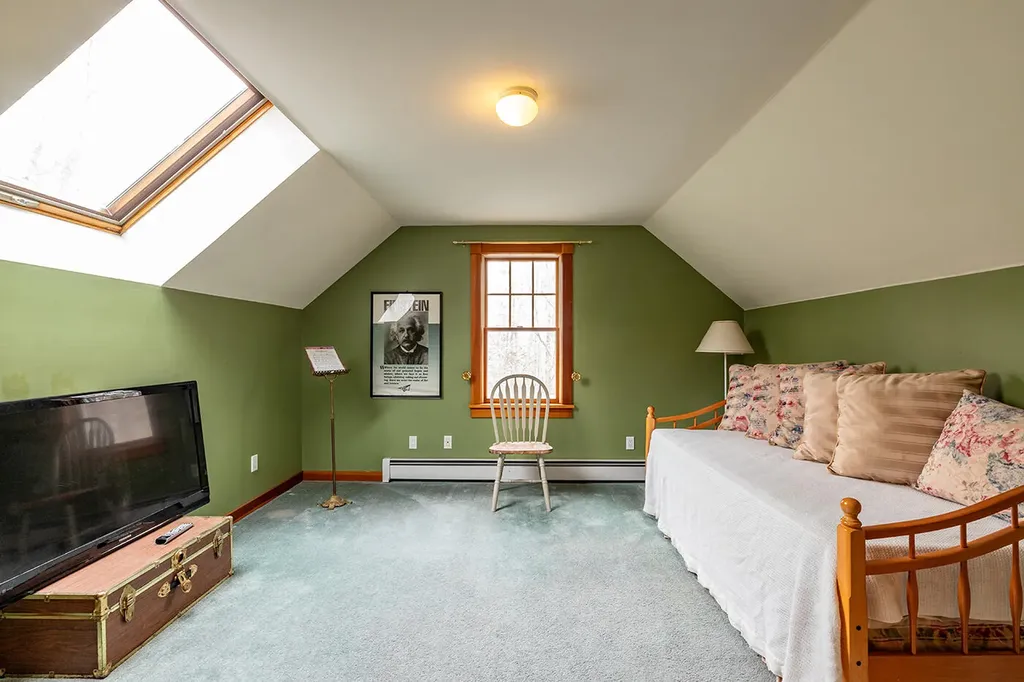 7 Ben Paul Lane Rockport ME 04856